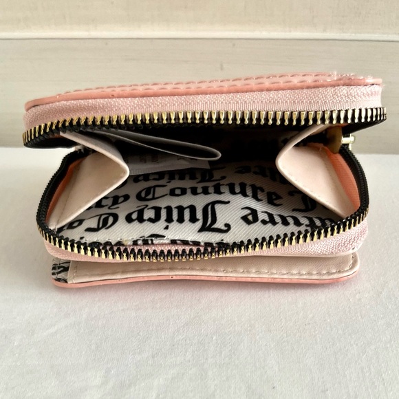 JUICY COUTURE Patent Leather PINK Wallet - Picture 4 of 4